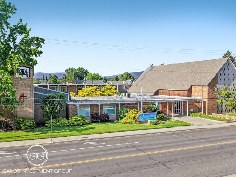 906 E Edison Ave, Sunnyside, WA à vendre - Photo de l’immeuble – Image 1 sur 3