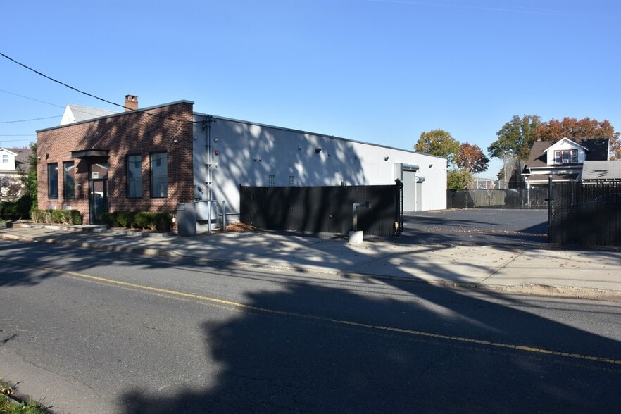 92 Kennedy St, Hackensack, NJ à vendre - Photo de l’immeuble – Image 2 sur 20