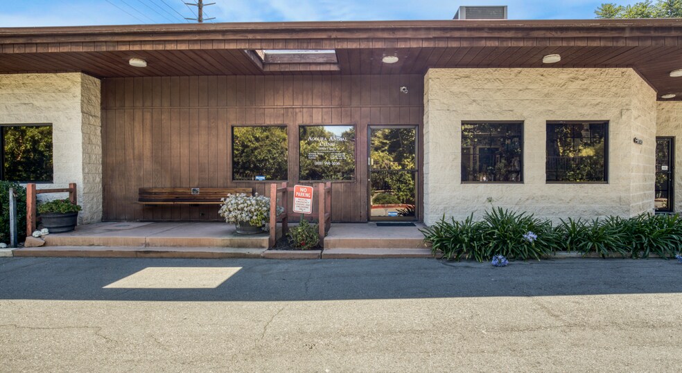28282 Dorothy Dr, Agoura Hills, CA à vendre - Photo de l’immeuble – Image 3 sur 7