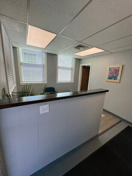77 Meadow St, Holyoke, MA à louer - Photo de l’immeuble – Image 2 sur 17