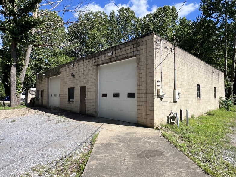 Camp Horne Road Industrial Portfolio portefeuille de 4 biens à vendre sur LoopNet.fr - Photo de l’immeuble – Image 2 sur 6