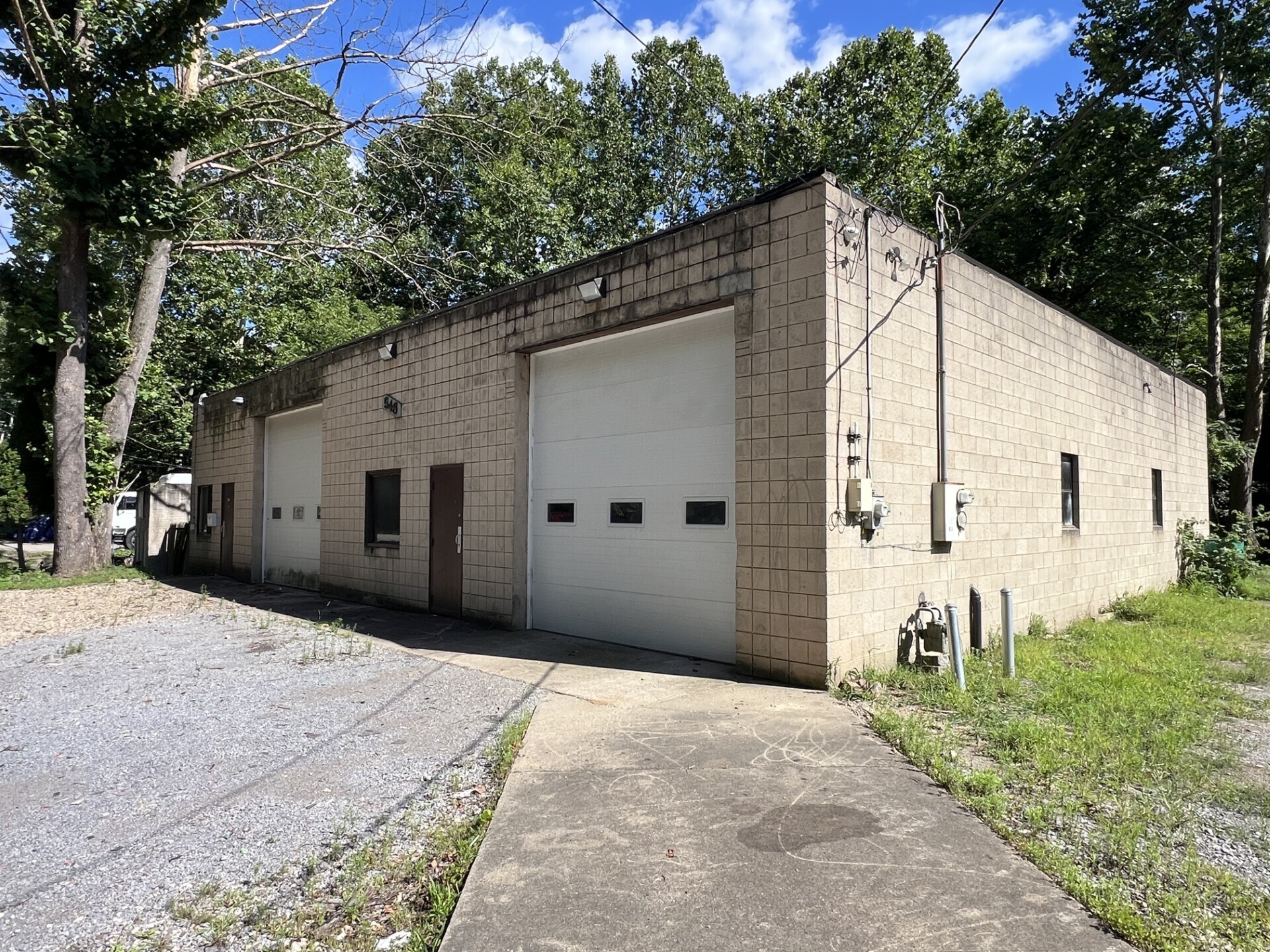 548 Camp Horne Rd, Pittsburgh, PA à vendre Photo principale– Image 1 sur 3