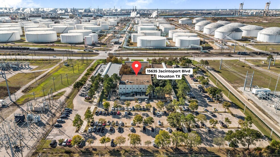 15635 Jacintoport Blvd, Houston, TX à louer - Photo principale – Image 2 sur 16