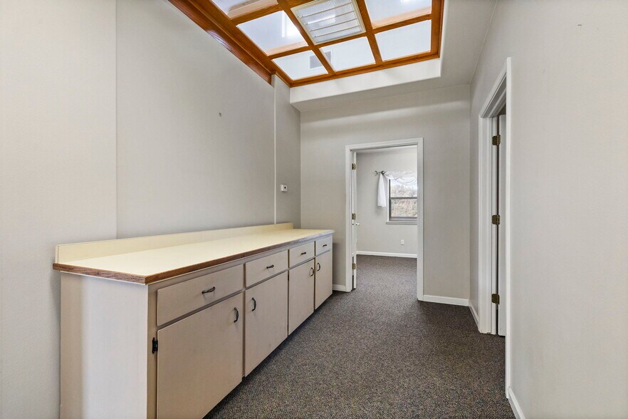 13951 Mono Way, Sonora, CA à louer - Photo de l’immeuble – Image 3 sur 29
