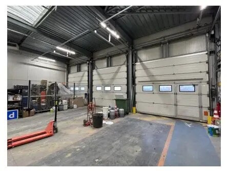 Local d'activités dans Guibeville à vendre - Photo de l’immeuble – Image 1 sur 3