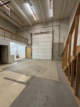 2310 50 Av, Red Deer, AB à louer Photo intérieure– Image 2 sur 3