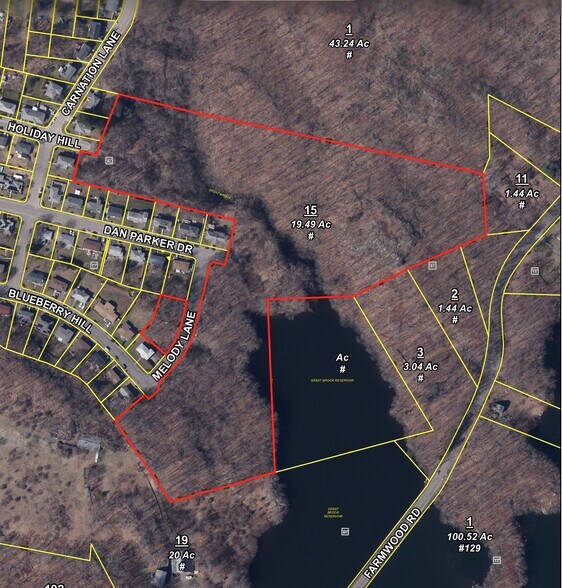 Melody Ln, Waterbury, CT à vendre - Photo de l’immeuble – Image 3 sur 15