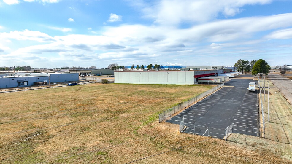 8950 Hacks Cross Rd, Olive Branch, MS à louer - Photo de l’immeuble – Image 2 sur 22