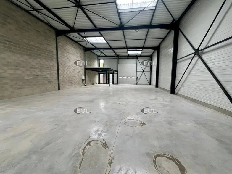 Industriel/Logistique dans Lagny-le-Sec à louer - Photo de l’immeuble – Image 3 sur 7