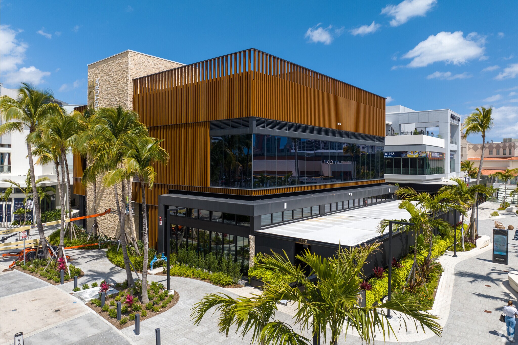 19505 Biscayne Blvd, Miami, FL à louer Photo principale– Image 1 sur 20