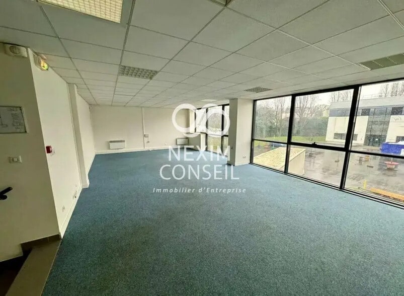 4 Bis Rue Anatole Sigonneau, Le Blanc-Mesnil à louer - Photo de l’immeuble – Image 3 sur 5
