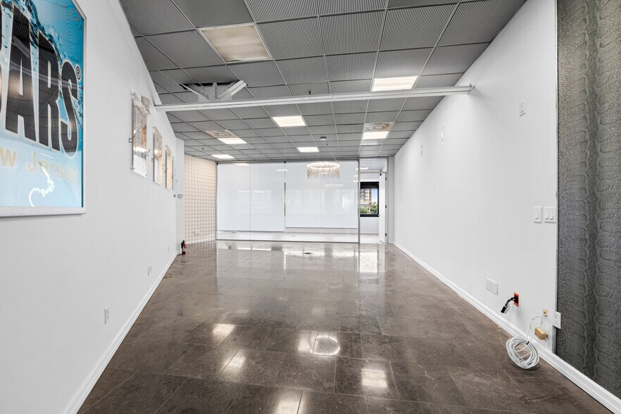 115 River Rd, Edgewater, NJ à louer - Photo de l’immeuble – Image 3 sur 30