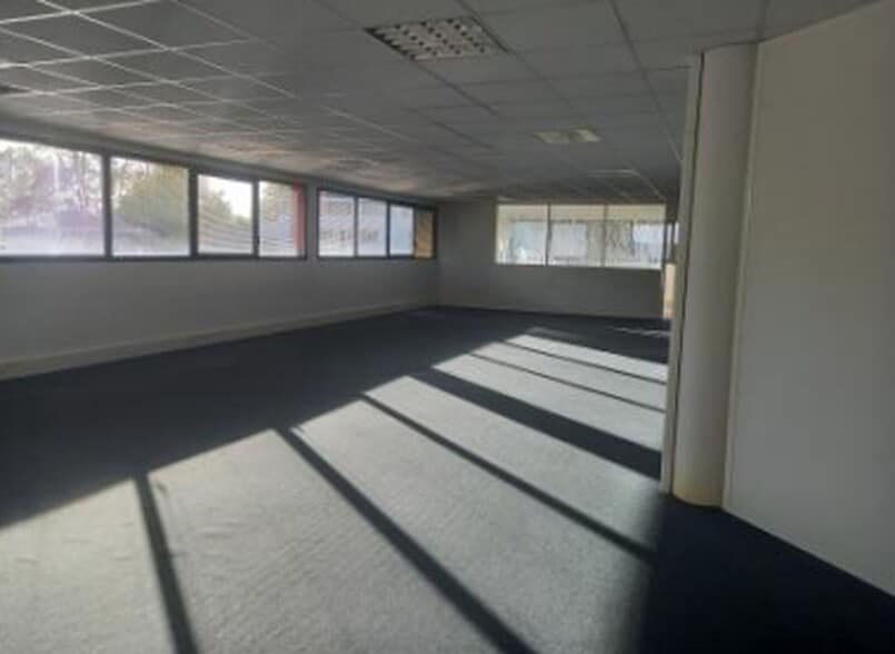 8 Impasse Rudolf Diesel, Mérignac à louer - Photo de l’immeuble – Image 2 sur 4