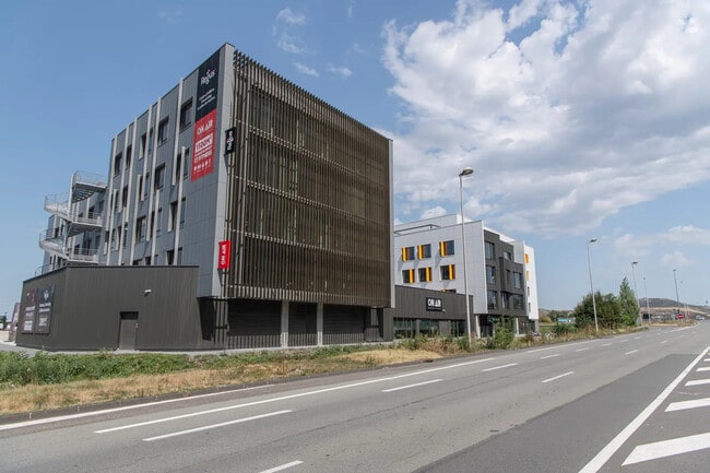 Plus de détails pour 4 Rue Eric De Cromières, Clermont-Ferrand - Bureau à louer