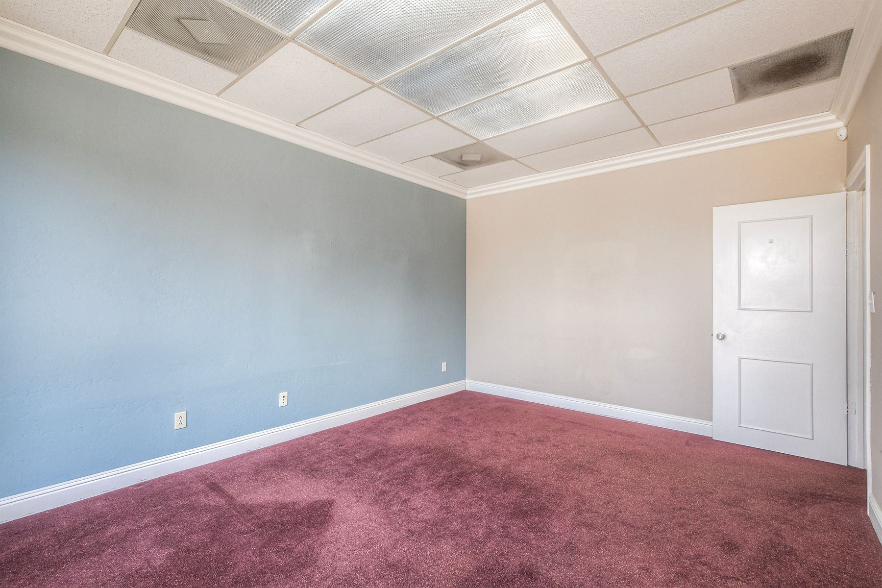 430 N Cedar St, Escondido, CA à louer Photo intérieure– Image 1 sur 23