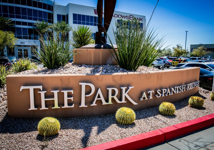 8876 Spanish Ridge Ave, Las Vegas, NV à vendre - Photo de l’immeuble – Image 3 sur 93