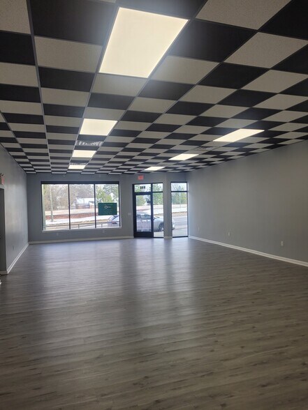 716 S Main St, Lillington, NC à louer - Photo de l’immeuble – Image 3 sur 13