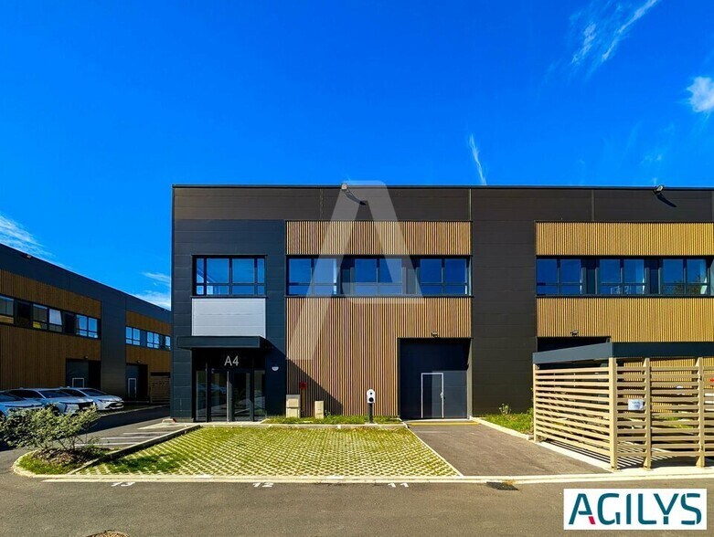 8 Rue Denis Papin, Trappes à louer - Photo de l’immeuble – Image 3 sur 14