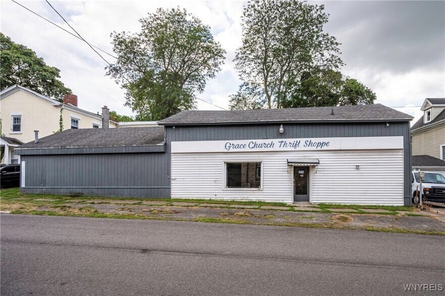 106 La Grange Ave, Lockport, NY à vendre - Photo principale – Image 1 sur 6