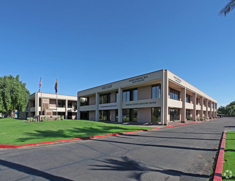 5111 N Scottsdale Rd, Scottsdale, AZ à louer - Photo de l’immeuble – Image 2 sur 11