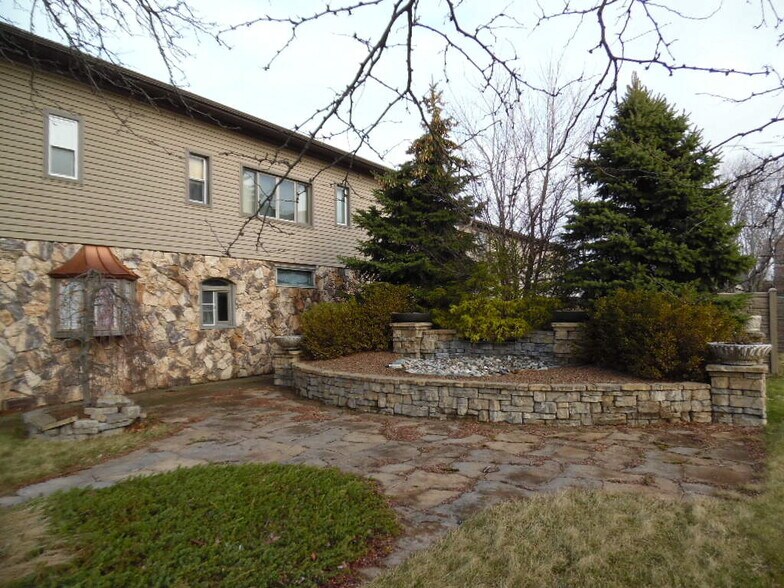 1122-1128 Eureka Rd, Wyandotte, MI à vendre - Photo de l’immeuble – Image 2 sur 52