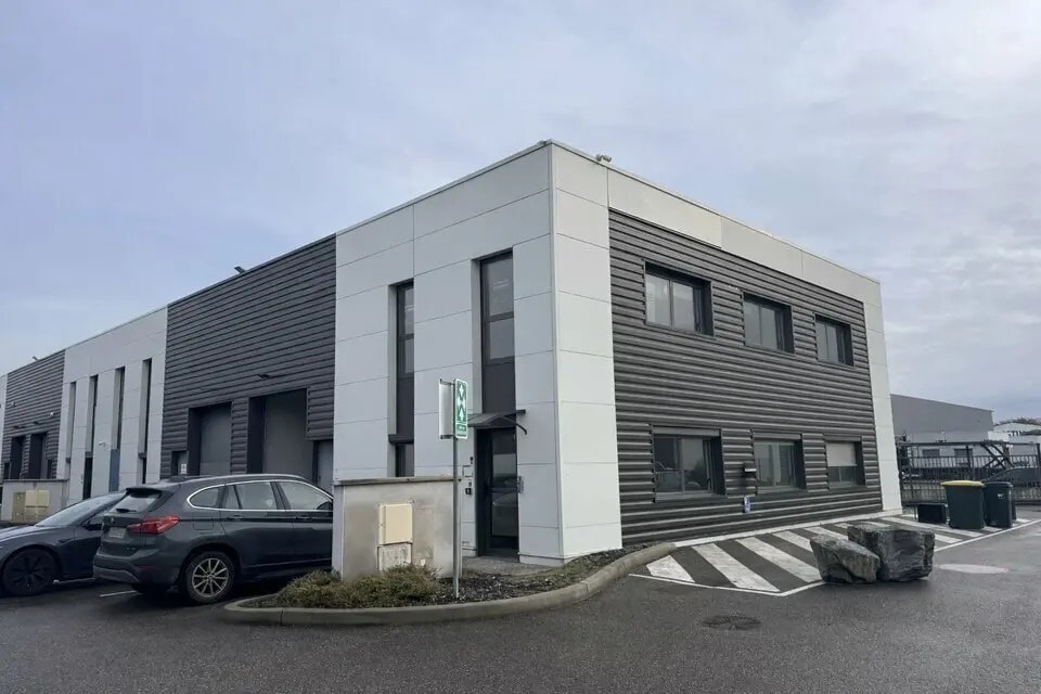 10 E Rue Jacquard, Chassieu à louer Photo de l’immeuble– Image 1 sur 8