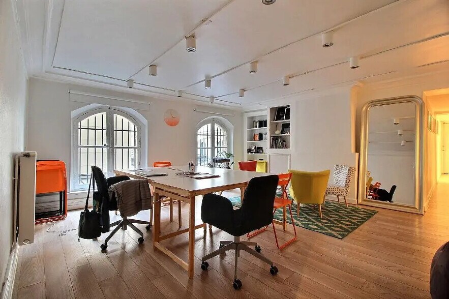 15 Rue Du Colonel Driant, Paris à louer - Photo de l’immeuble – Image 1 sur 6