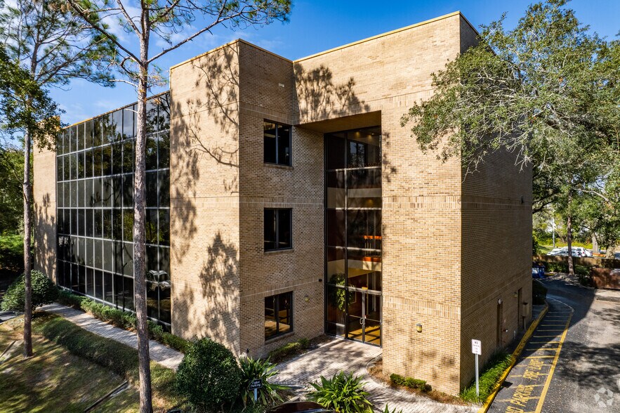 234 N Westmonte Dr, Altamonte Springs, FL à louer - Photo de l’immeuble – Image 3 sur 19