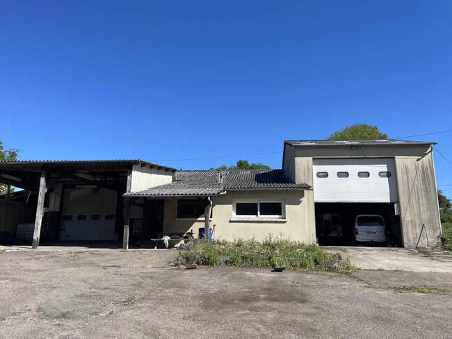 Plus de détails pour 110 Route D'Hardouville, Limésy - Local d’activités à vendre