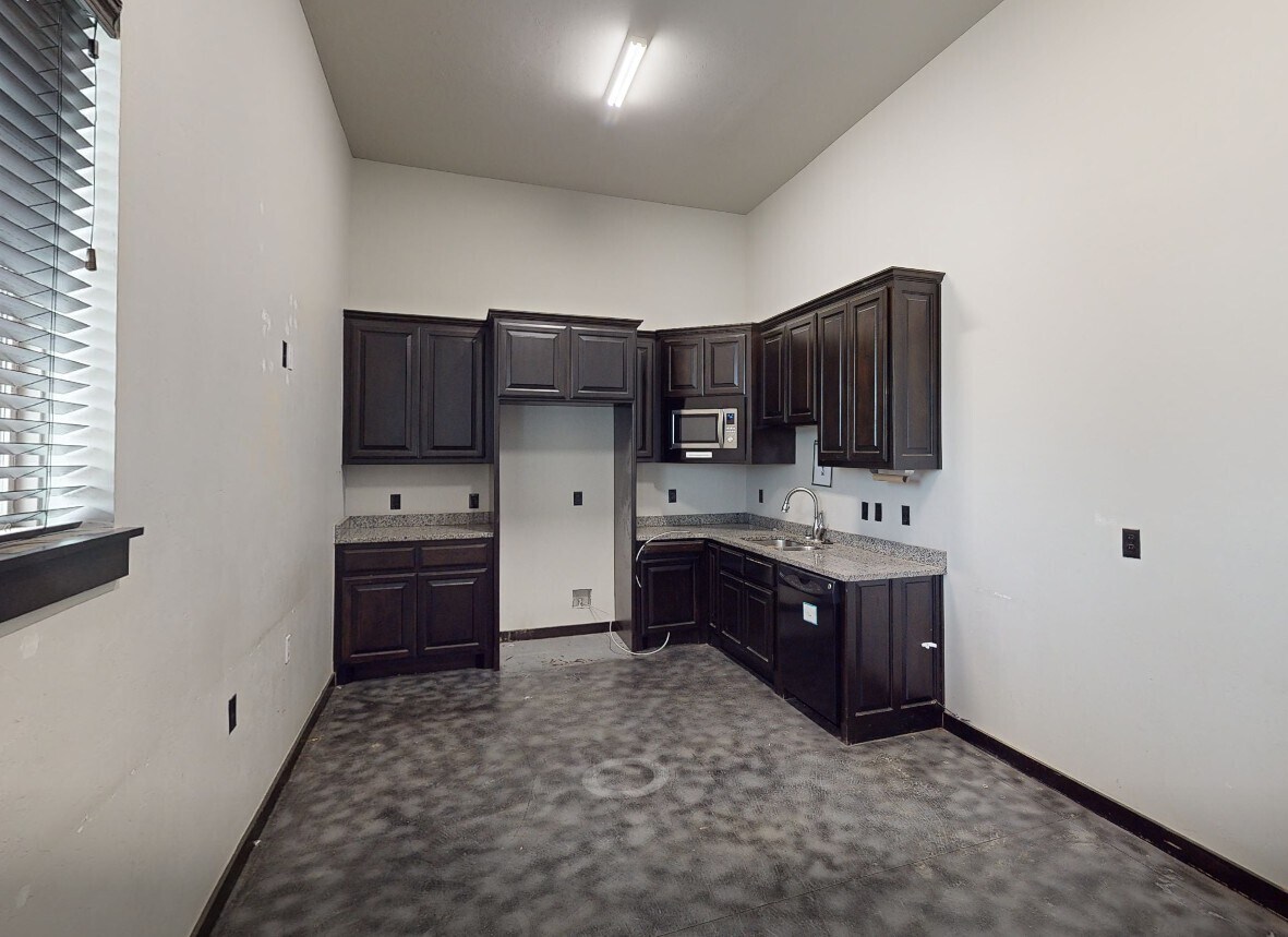 1716 Signal Ridge Dr, Edmond, OK 73013 - Lot C - - Photo intérieure - Image 2 of 3