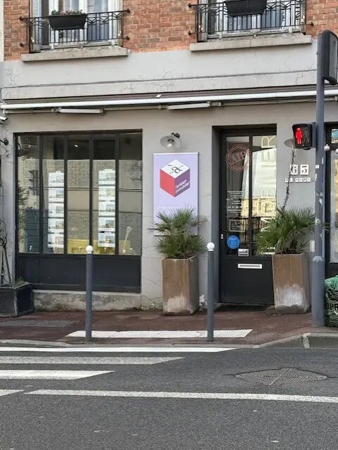 Local commercial dans Issy-les-Moulineaux à louer Photo de l’immeuble– Image 1 sur 2