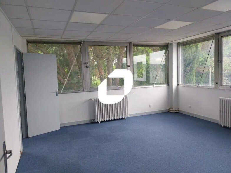 Bureau dans Carquefou à louer - Photo de l’immeuble – Image 2 sur 11
