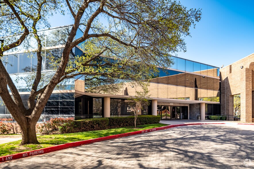 4004 Belt Line Rd, Addison, TX à louer - Photo de l’immeuble – Image 1 sur 36
