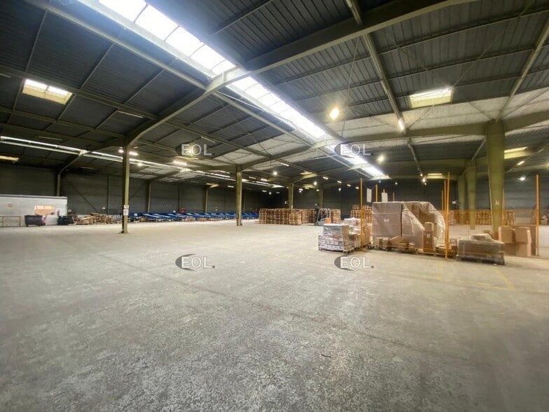 Industriel/Logistique dans Chennevières-sur-Marne à louer - Photo de l’immeuble – Image 3 sur 10