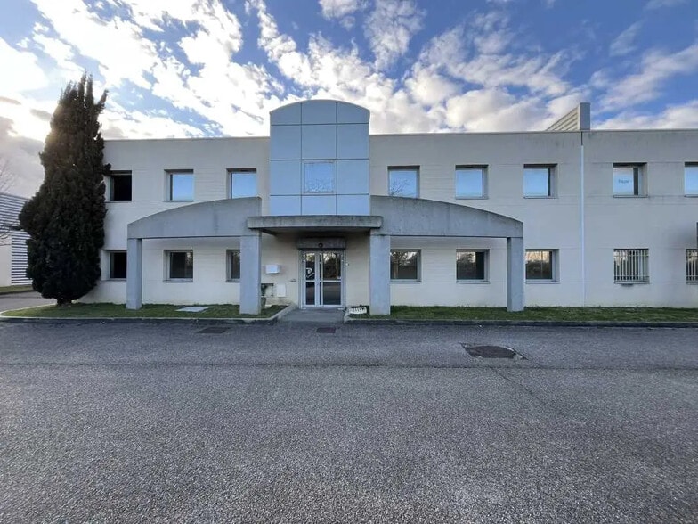 36 Rue Champ Dolin, Saint-Priest à louer - Photo de l’immeuble – Image 1 sur 18