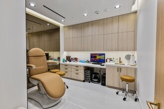 428-444 N Bedford Dr, Beverly Hills, CA à louer Photo intérieure– Image 1 sur 12