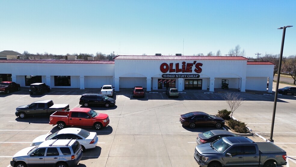 800-828 W Edmond Rd, Edmond, OK à louer - Photo de l’immeuble – Image 2 sur 10