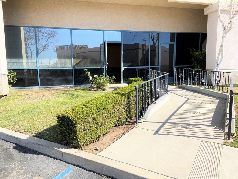 3305-3311 Grande Vista Dr, Newbury Park, CA à louer - Photo de l’immeuble – Image 2 sur 27