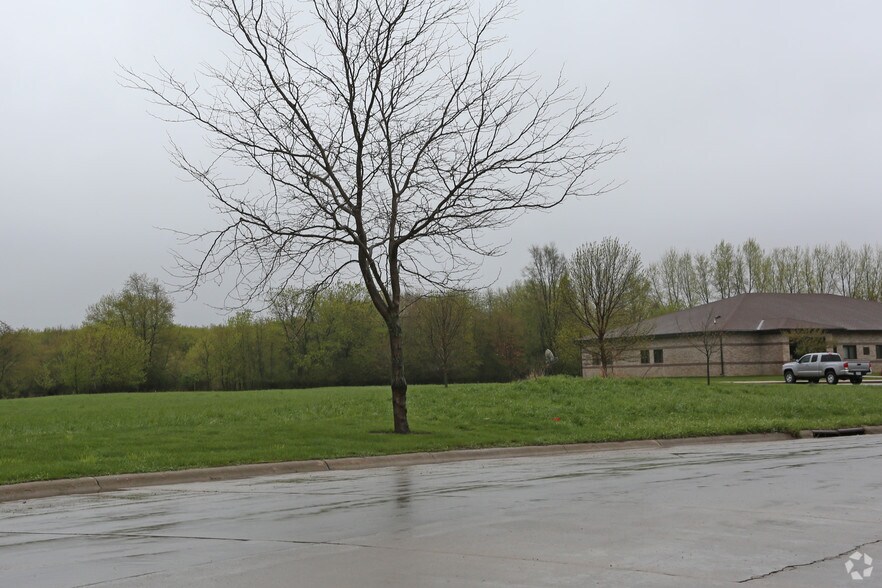 577 Village Green Dr SW, Mason City, IA à vendre - Photo principale – Image 1 sur 1