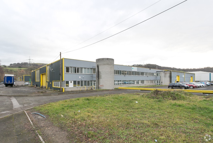 Alder Av, Ystrad Mynach à vendre - Photo de l’immeuble – Image 2 sur 19