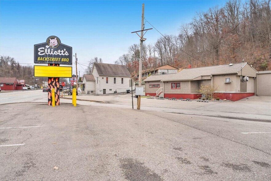 3006 Lewis Run Rd, Clairton, PA à vendre - Photo de l’immeuble – Image 2 sur 34