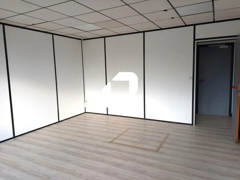 Bureau dans VILLENEUVE-D'ASCQ à louer - Photo de l’immeuble – Image 3 sur 6