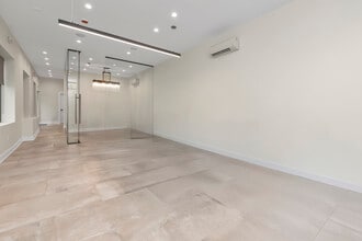 1527 149th St, Whitestone, NY à louer Photo intérieure– Image 2 sur 8