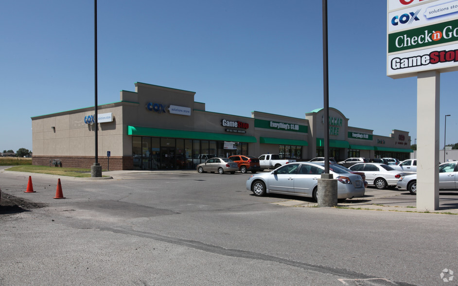 401-417 Windward Dr, Newton, KS à louer - Photo principale – Image 1 sur 6