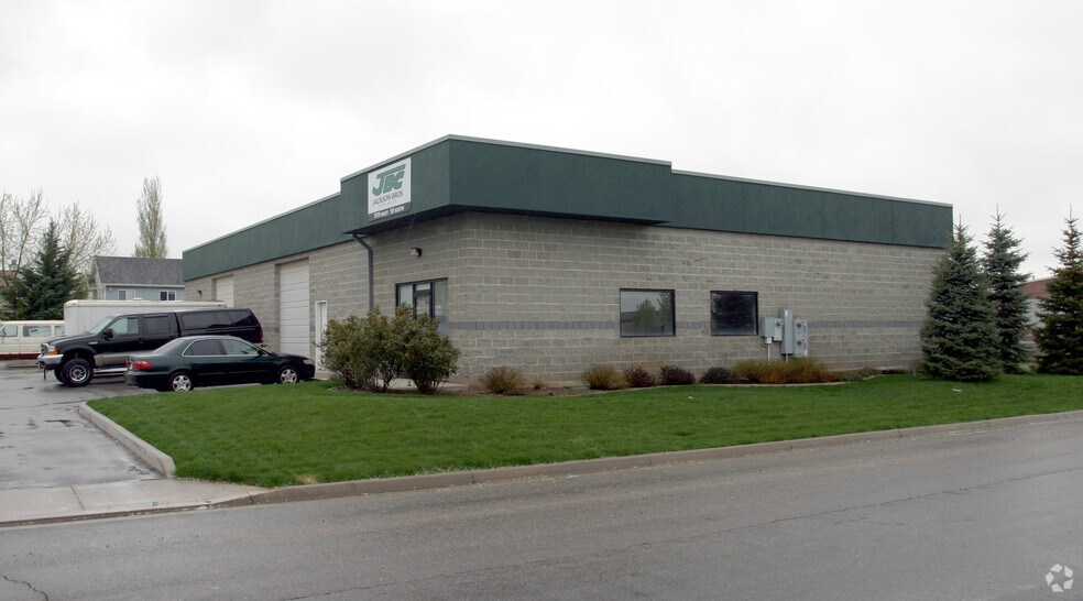 1319 W 50 S, Centerville, UT à louer - Photo de l’immeuble – Image 2 sur 7