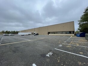 195 Carter Dr, Edison, NJ à louer Photo intérieure– Image 2 sur 4