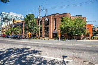 326 Davenport Rd, Toronto, ON à louer Photo intérieure– Image 2 sur 13