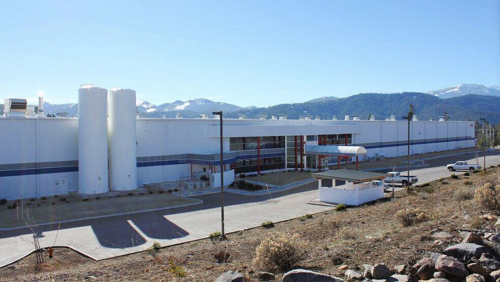 210 Ski Village Dr, Mount Shasta, CA à vendre - Photo de l’immeuble – Image 2 sur 22