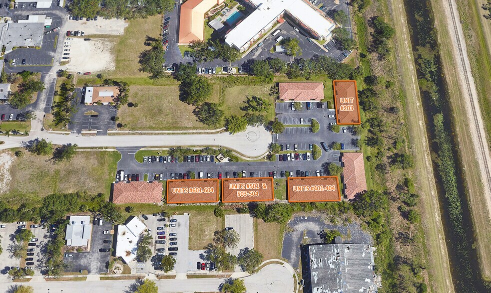 12-Unit Fully Leased Office Investment portefeuille de 12 biens à vendre sur LoopNet.fr - Photo de l’immeuble – Image 2 sur 7