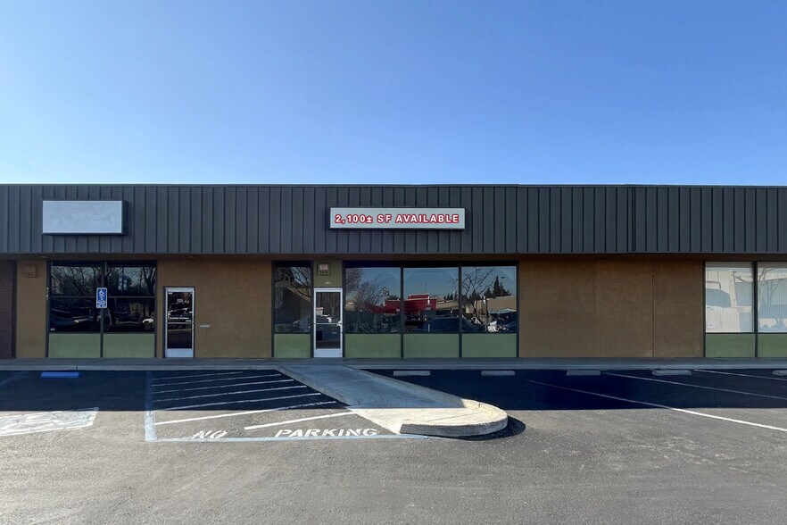 5763-5771 N 1st St, Fresno, CA à louer - Photo de l’immeuble – Image 2 sur 4
